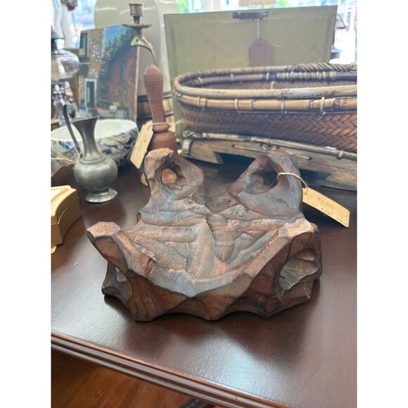 Carved Wood Live Edge Display Stand – Natural Pedestal for Vase or Teapot - Picture 5 of 6